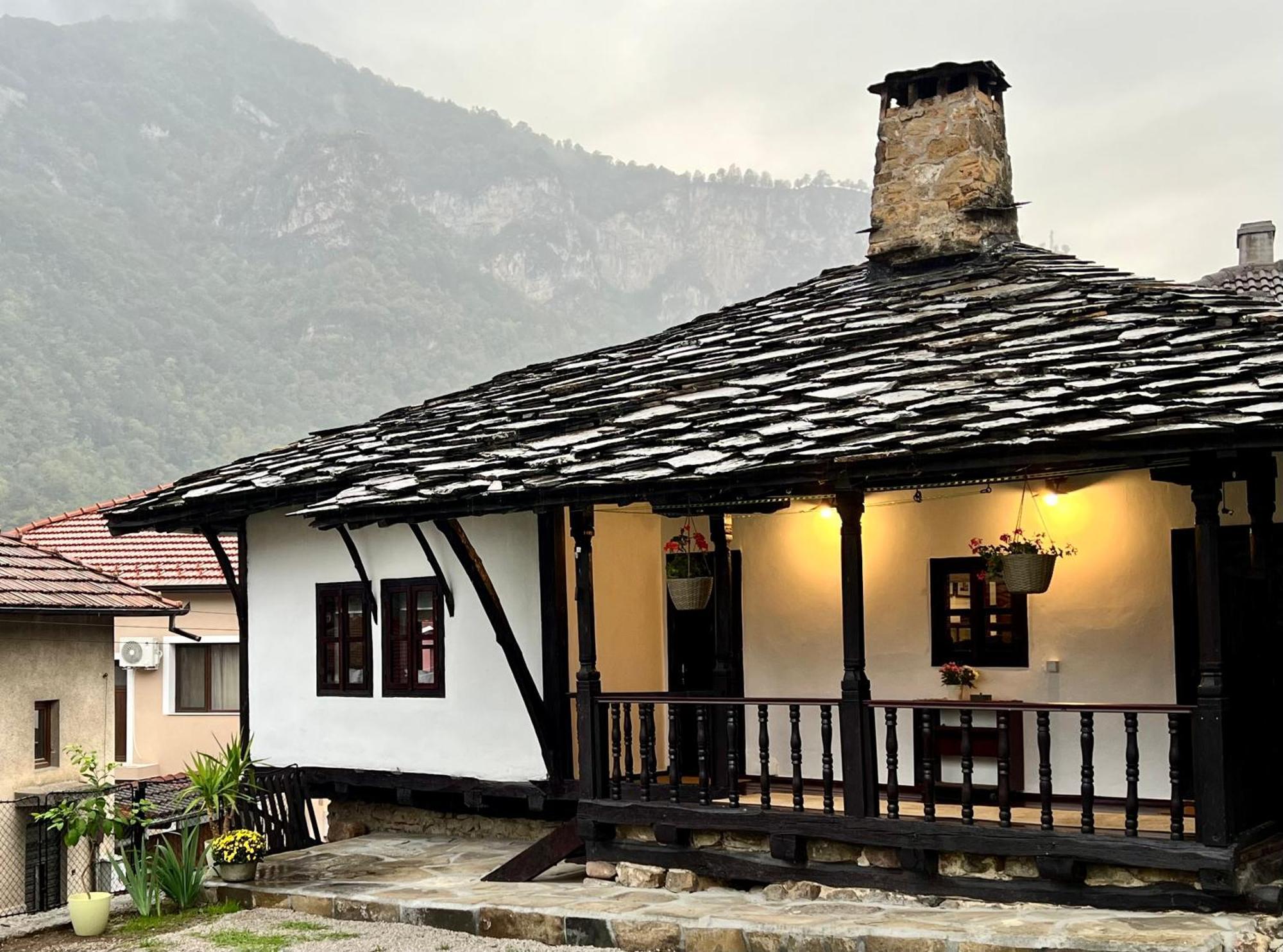 Туйковата Къща Tuikov'S House Teteven Ngoại thất bức ảnh